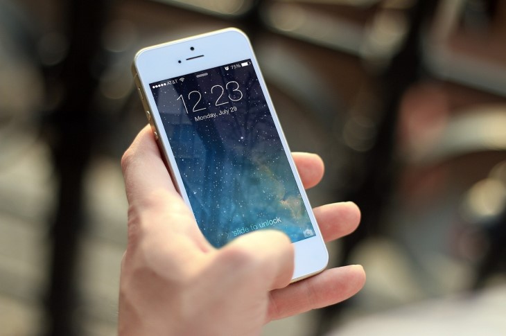 Владельцы iPhone смогут записывать телефонные разговоры с помощью ИИ Владельцы iPhone смогут записывать телефонные разговоры с помощью ИИ