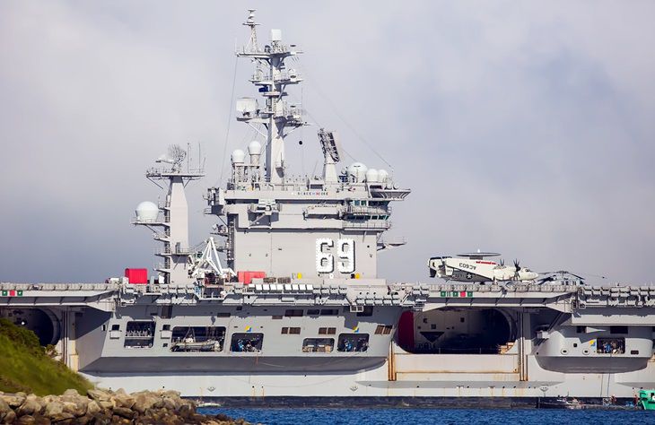 Атомный авианосец «Дуайт Эйзенхауэр» покинет Красное море после атак хуситов Атомный авианосец «Дуайт Эйзенхауэр» покинет Красное море после атак хуситов