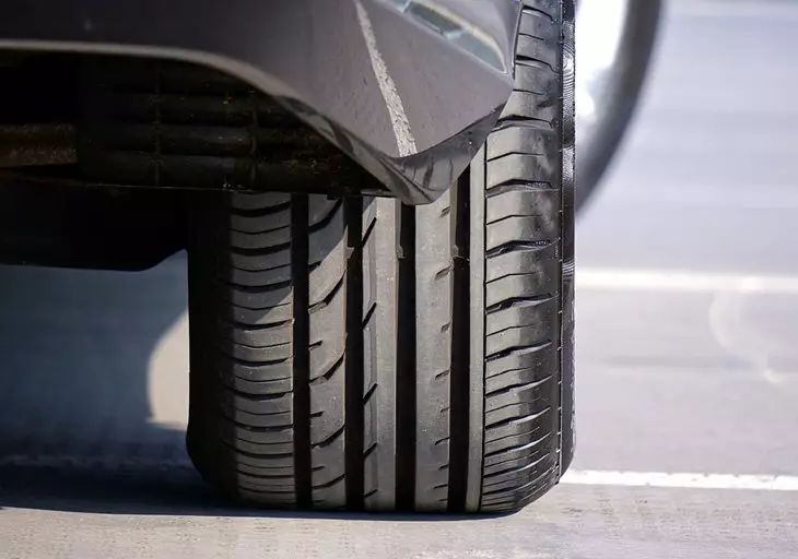 BMW вылетел с парковки ТЦ в Краснодаре, погибли три человека BMW вылетел с парковки ТЦ в Краснодаре, погибли три человека