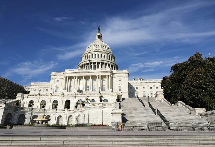 Минфин США предупредил о вторичных санкциях при сделках с российскими компаниями Минфин США предупредил о вторичных санкциях при сделках с российскими компаниями