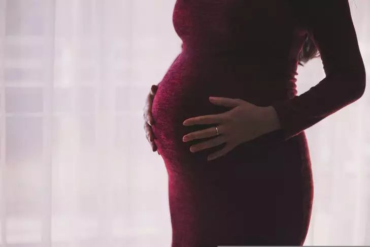 В Тюмени 15-летняя девочка забеременела от 29-летнего мужчины В Тюмени 15-летняя девочка забеременела от 29-летнего мужчины