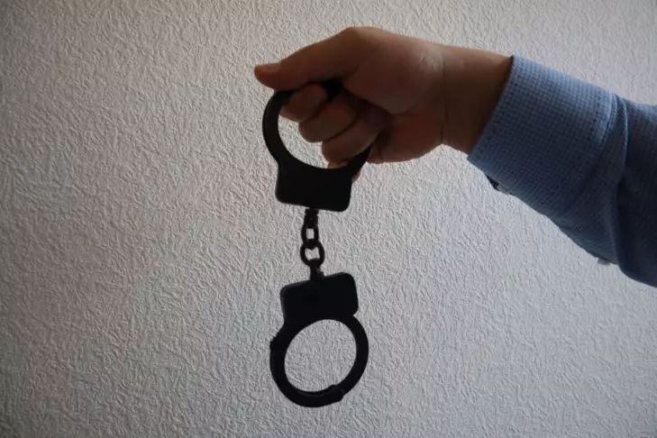 Женщину обвинили в убийстве сына, тело которого она оставила у мусорки в Перми Женщину обвинили в убийстве сына, тело которого она оставила у мусорки в Перми
