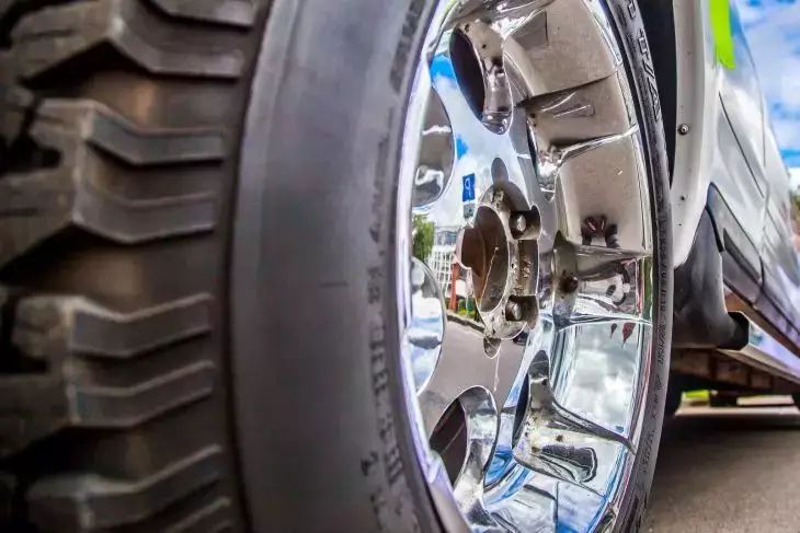 Командир штурмового отряда потребовал после снятия судимости вернуть BMW 730 Командир штурмового отряда потребовал после снятия судимости вернуть BMW 730