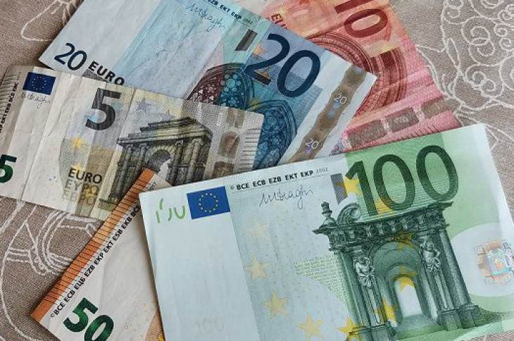 Мать троих детей Дурова требует алименты в 150 тысяч евро Мать троих детей Дурова требует алименты в 150 тысяч евро