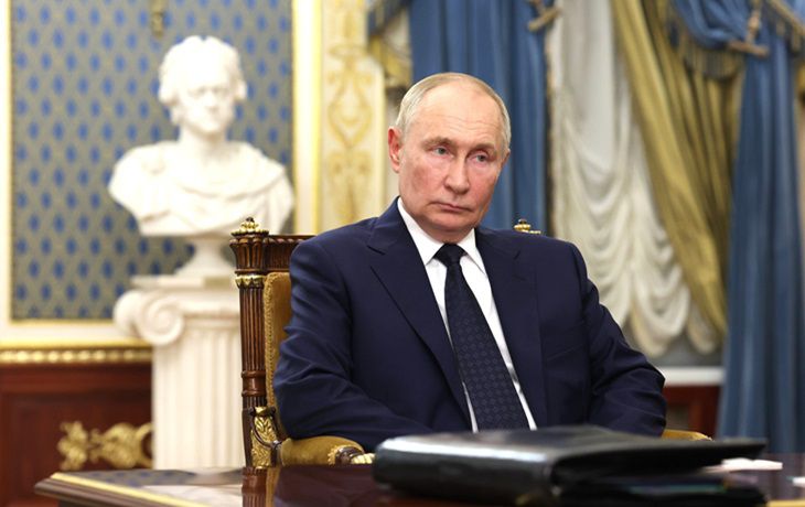 Путин увеличил штатную численность ВС России Путин увеличил штатную численность ВС России
