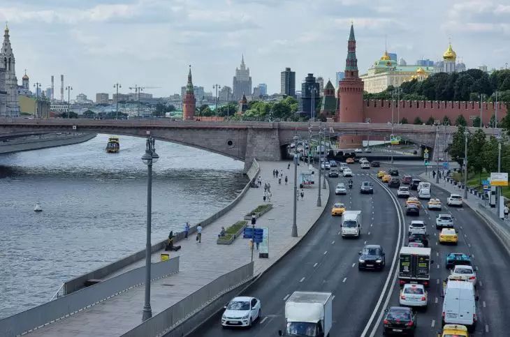 В России планируют сократить количество парковочных мест около жилых домов В России планируют сократить количество парковочных мест около жилых домов