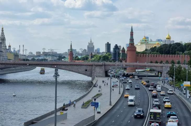 В России стартовала шестидневная рабочая неделя В России стартовала шестидневная рабочая неделя