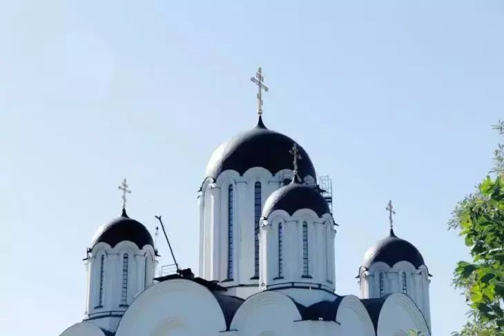 Священник перечислил одежду, неподходящую для посещения храма Священник перечислил одежду, неподходящую для посещения храма
