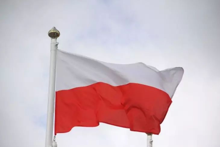 В Польше пригрозили закрыть оставшиеся в стране консульства РФ В Польше пригрозили закрыть оставшиеся в стране консульства РФ