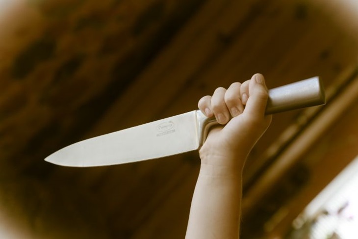 В Краснодаре школьник напал с ножом на учеников В Краснодаре школьник напал с ножом на учеников