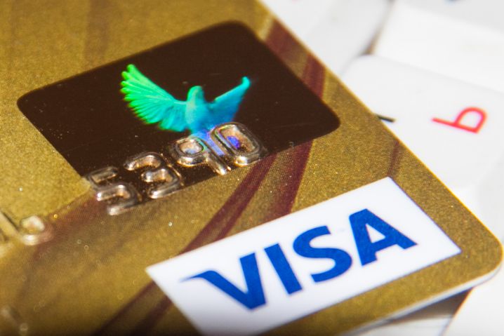 Некоторые терминалы могут перестать принимать карты Visa и MasterCard с 1 января Некоторые терминалы могут перестать принимать карты Visa и MasterCard с 1 января