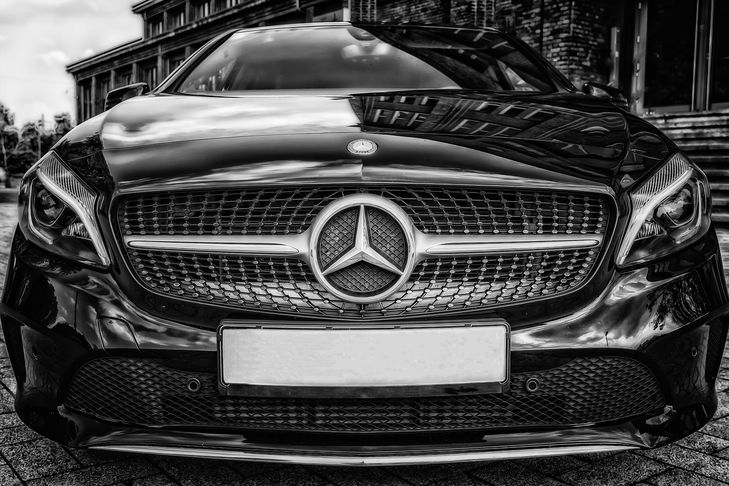 Производитель фирменных звезд для Mercedes объявил о банкротстве Производитель фирменных звезд для Mercedes объявил о банкротстве