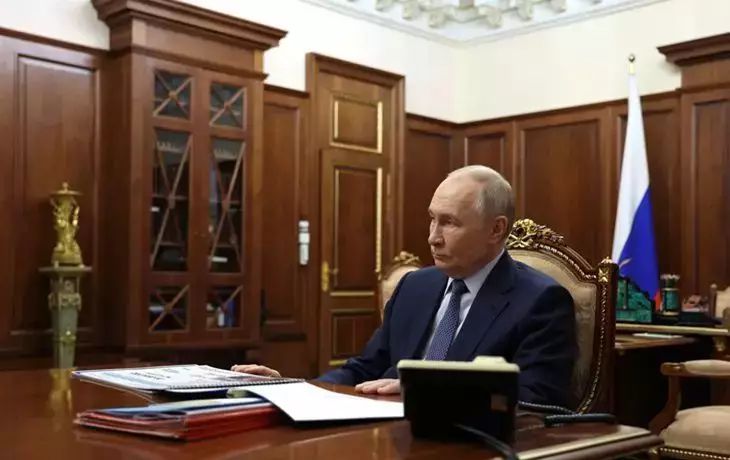 Путин: Трамп быстро наведет порядок в Европе Путин: Трамп быстро наведет порядок в Европе