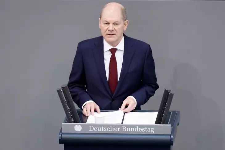 Шольц внезапно заявил о планах уйти на пенсию после отставки Шольц внезапно заявил о планах уйти на пенсию после отставки