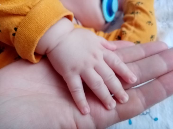 Министр по делам детей совратила 15-летнего подростка и родила ему ребенка Министр по делам детей совратила 15-летнего подростка и родила ему ребенка