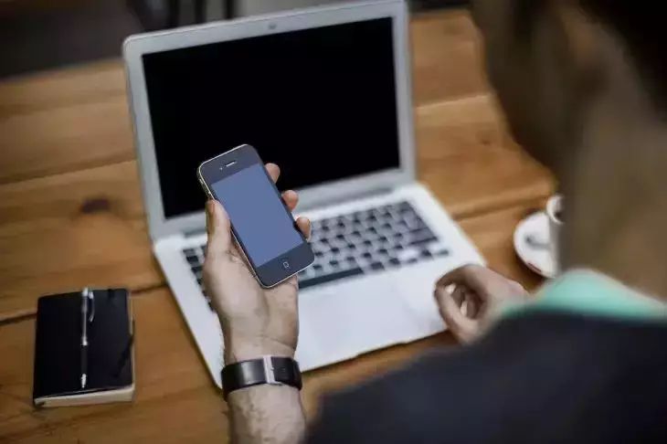 Ваш телефон следит за вами: вот как это остановить Ваш телефон следит за вами: вот как это остановить