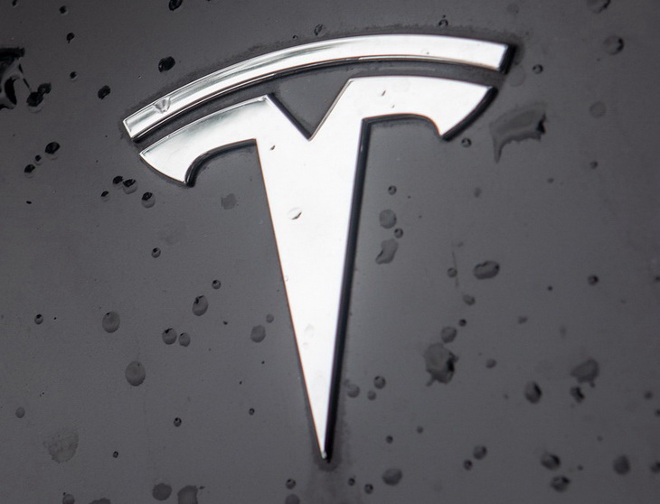 В Риме сгорели 9 автомобилей марки Tesla В Риме сгорели 9 автомобилей марки Tesla
