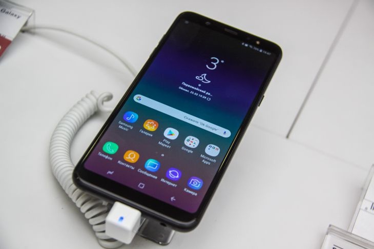 Темная тема на Android разряжает смартфон быстрее, чем светлая: это уже доказали ученые Темная тема на Android разряжает смартфон быстрее, чем светлая: это уже доказали ученые