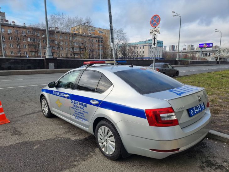 Водитель Aurus попался с поддельными документами на Управделами президента России Водитель Aurus попался с поддельными документами на Управделами президента России