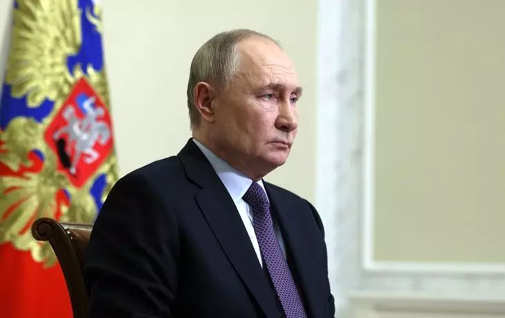 Путин поздравил хоккеиста Овечкина с новым рекордом в НХЛ Путин поздравил хоккеиста Овечкина с новым рекордом в НХЛ