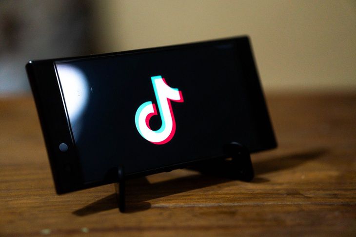 У 8-летней девочки, пытавшейся повторить тренд из TikTok, остановилось сердце У 8-летней девочки, пытавшейся повторить тренд из TikTok, остановилось сердце