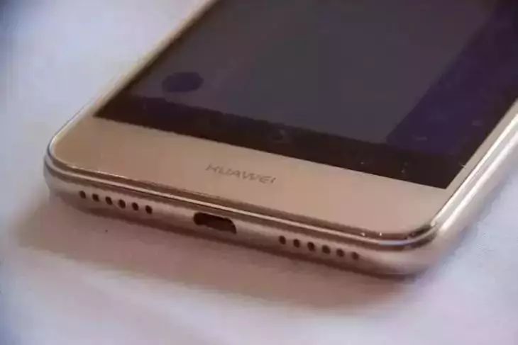 Android включает микрофон без разрешения и разряжает батарею, пока вы ничего не замечаете Android включает микрофон без разрешения и разряжает батарею, пока вы ничего не замечаете
