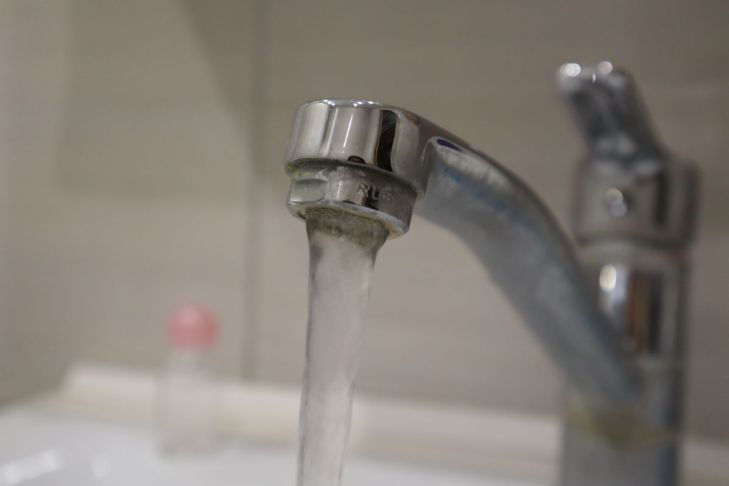 Как обычная вода из-под крана ускоряет старение: немедленно прекратите Как обычная вода из-под крана ускоряет старение: немедленно прекратите