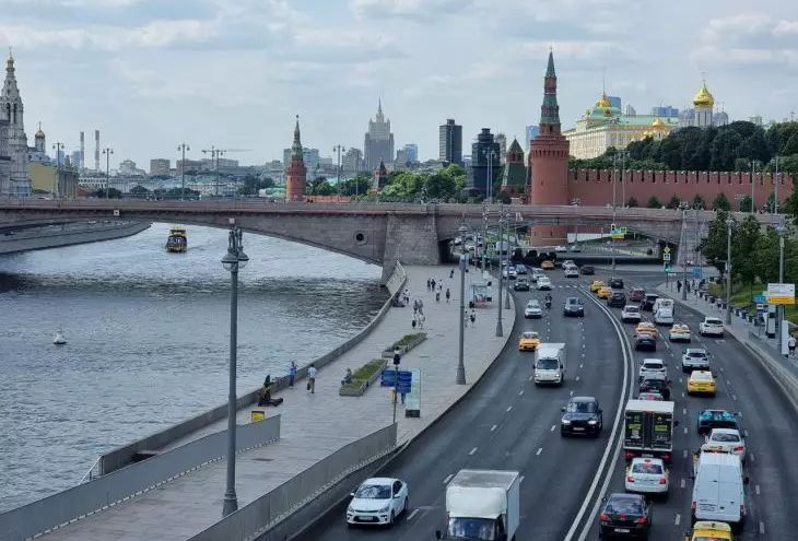 Четыре выходных подряд ждут россиян в июне из-за Дня России Четыре выходных подряд ждут россиян в июне из-за Дня России