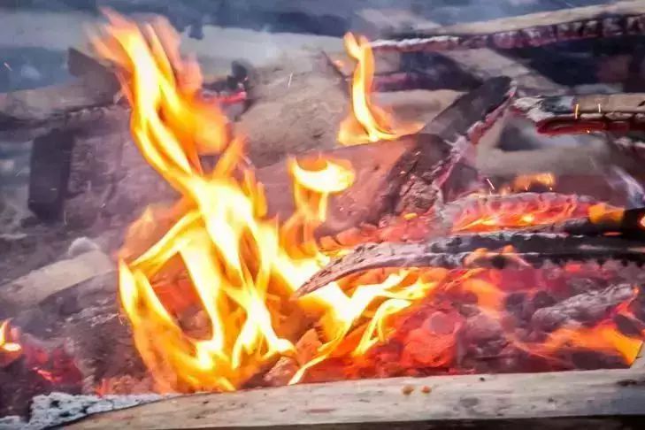 Взрыв произошел на парафиновом заводе в Башкирии Взрыв произошел на парафиновом заводе в Башкирии