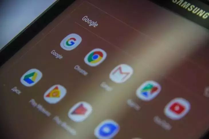 Чего опытные пользователи никогда не делают при зарядке смартфона: 5 ошибок, которые снижают жизнь батареи Чего опытные пользователи никогда не делают при зарядке смартфона: 5 ошибок, которые снижают жизнь батареи